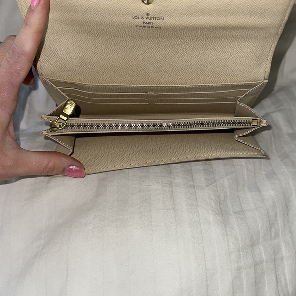 ❌SOLD❌Louis Vuitton Damier Azur Sarah Wallet with box & dust bag - Picture 10 of 17